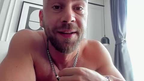 Strong Arni online show from 11-30-25, 04:27