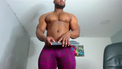 strong_george1 online show from 01-05-25, 07:17