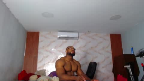 strong_george1 online show from 09-16-25, 10:33