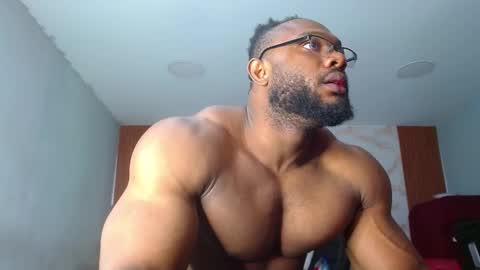 strong_george1 online show from 10-09-25, 12:41