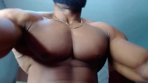 strong_george1 online show from 11-11-25, 10:43