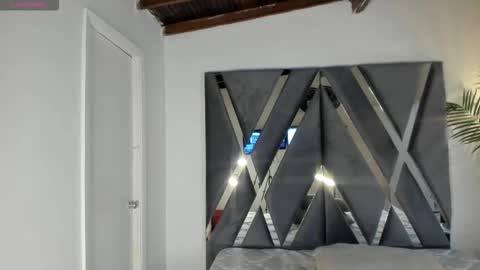 Snapshot of strong_girl_ chatting on 01-15-26, 10:42 Alexa online show from 01-15-26, 10:42