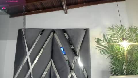 Snapshot of strong_girl_ chatting on 05-30-26, 10:56 Alexa online show from 05-30-26, 10:56
