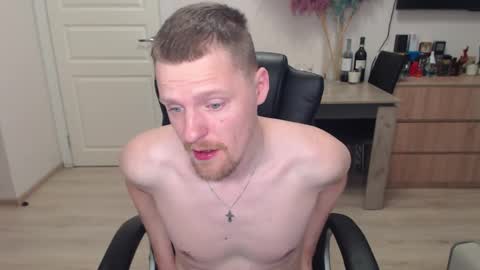 Snapshot of strong_guy_xxx chatting on 12-03-25, 09:18 strong_guy_xxx online show from 12-03-25, 09:18