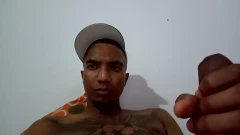 Snapshot of stronganddelicious chatting on 11-21-25, 05:06 stronganddelicious online show from 11-21-25, 05:06