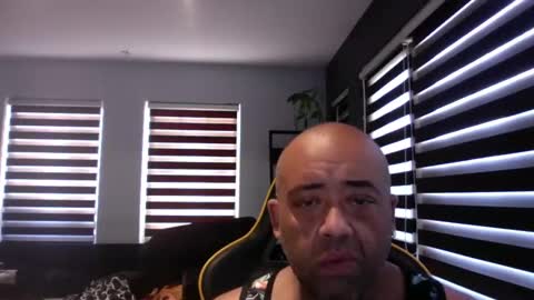 Snapshot of stronglikbullse619259 chatting on 10-22-25, 01:00 stronglikbullse619259 online show from 10-22-25, 01:00