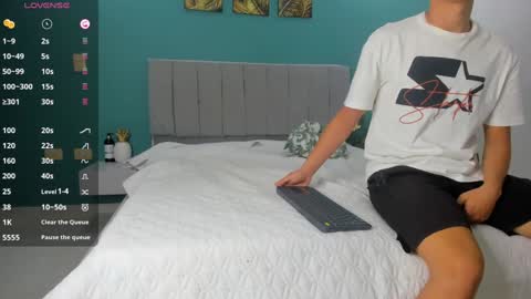 Snapshot of stroong_couple_ chatting on 01-25-25, 02:47 Strong Couple online show from 01-25-25, 02:47