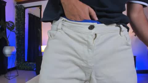 Snapshot of strosa_ chatting on 09-14-25, 01:32 strosa_ online show from 09-14-25, 01:32
