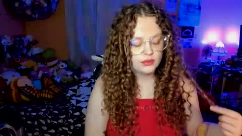 Snapshot of strwbby chatting on 09-25-25, 07:34 Strwbby online show from 09-25-25, 07:34