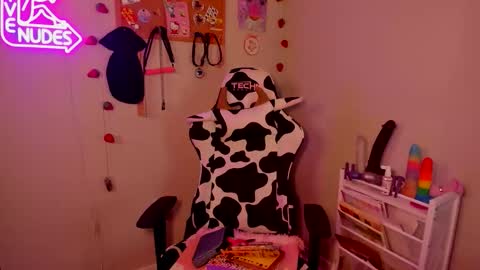 Strwbby online show from 02-01-26, 06:01