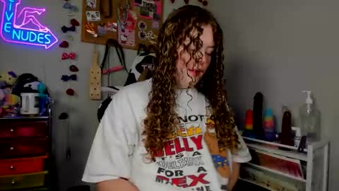 Strwbby online show from 04-18-26, 06:06