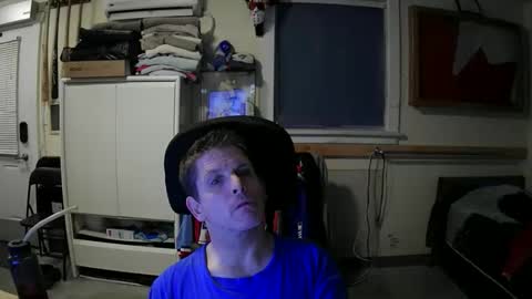 Snapshot of stturbo chatting on 12-19-25, 01:12 stturbo online show from 12-19-25, 01:12