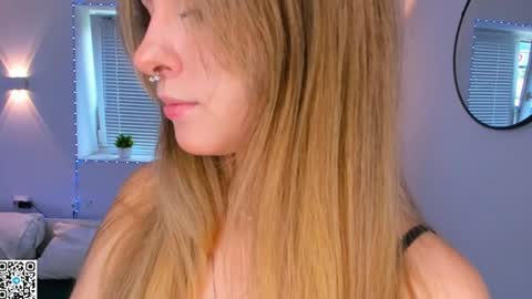 Snapshot of sttyllezz chatting on 06-15-26, 01:08 Olivia online show from 06-15-26, 01:08
