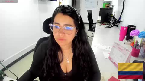 Snapshot of studcb_ chatting on 07-08-26, 11:53 studcb_ online show from 07-08-26, 11:53