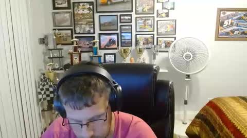 younger4older online show from 04-27-26, 04:10