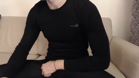 Stud From Paris online show from 01-09-25, 05:54