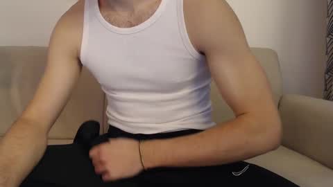 Stud From Paris online show from 02-18-25, 02:49