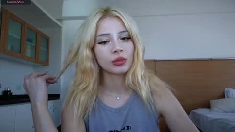 Sofa online show from 03-26-26, 06:13