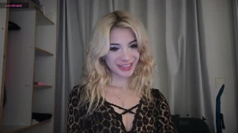 Sofa online show from 04-08-26, 09:59