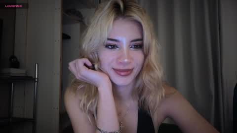 Sofa online show from 04-11-26, 08:57