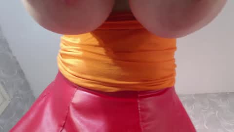 Snapshot of stunningboobs chatting on 12-15-24, 12:17 Natasha online show from 12-15-24, 12:17