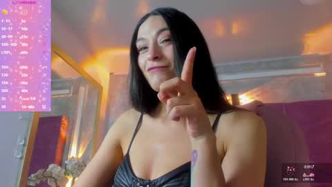 Snapshot of stusha chatting on 05-21-26, 02:35 Stusha online show from 05-21-26, 02:35