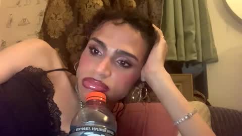 Snapshot of stxllaxcx chatting on 10-16-25, 12:06 stxllaxcx online show from 10-16-25, 12:06
