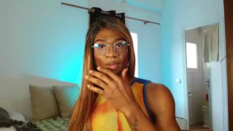 Suanny Klatten  It is my account independent  online show from 02-12-25, 12:22