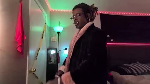 Snapshot of suavechocolatecity chatting on 09-28-25, 01:27 Hot Chocolate online show from 09-28-25, 01:27