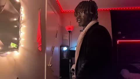 Snapshot of suavechocolatecity chatting on 09-29-25, 10:20 Hot Chocolate online show from 09-29-25, 10:20