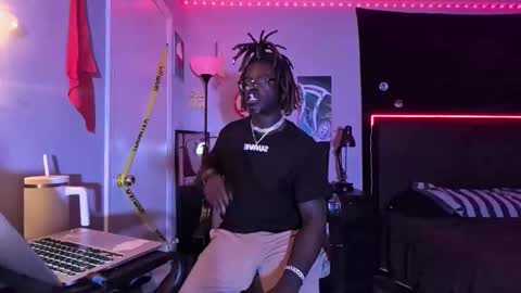 Hot Chocolate online show from 11-20-25, 06:57