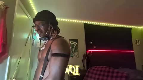 Snapshot of suavechocolatecity chatting on 05-14-26, 07:59 Hot Chocolate online show from 05-14-26, 07:59