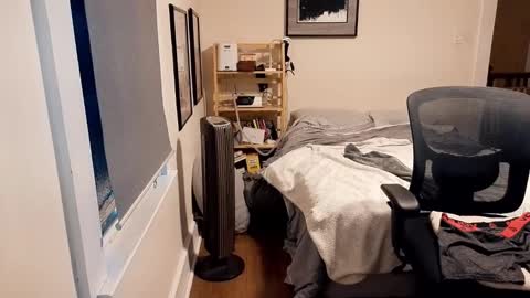 Snapshot of subbrian chatting on 10-27-25, 04:33 subbrian online show from 10-27-25, 04:33