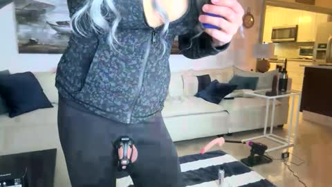 Sissy Isabella online show from 12-16-25, 05:01