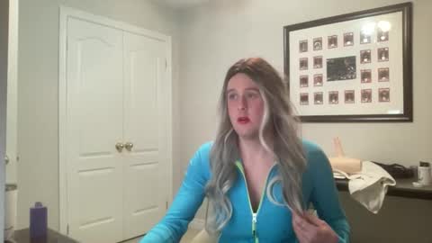 Sissy Isabella online show from 05-22-26, 07:37