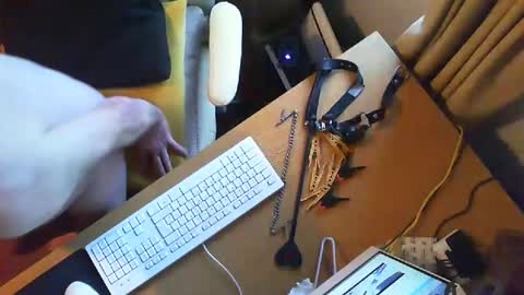 submissive1234567 online show from 11-29-25, 11:02