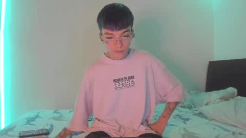 Snapshot of submissive_boyy_ chatting on 12-24-24, 02:22 nico online show from 12-24-24, 02:22