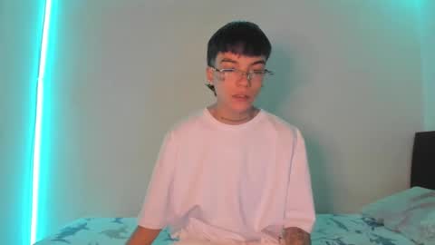 Snapshot of submissive_boyy_ chatting on 12-26-24, 04:04 nico online show from 12-26-24, 04:04