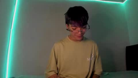 Snapshot of submissive_boyy_ chatting on 02-11-25, 04:24 nico online show from 02-11-25, 04:24