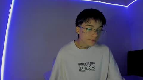 Snapshot of submissive_boyy_ chatting on 02-17-25, 05:21 nico online show from 02-17-25, 05:21