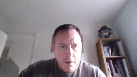 Snapshot of subpig84 chatting on 03-16-26, 05:06 Sub Male online show from 03-16-26, 05:06