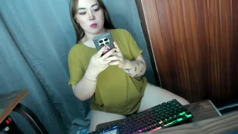 Millany online show from 06-17-26, 03:20