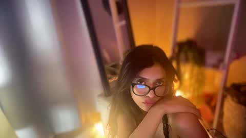 Snapshot of suckmythong410104 chatting on 12-17-24, 10:43 SaraSabeen online show from 12-17-24, 10:43