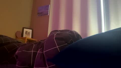 Snapshot of suckmythong410104 chatting on 12-18-24, 04:17 SaraSabeen online show from 12-18-24, 04:17