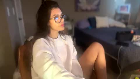 Snapshot of suckmythong410104 chatting on 12-19-24, 05:18 SaraSabeen online show from 12-19-24, 05:18