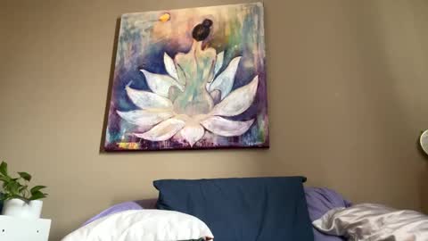 Snapshot of suckmythong410104 chatting on 12-19-24, 08:23 SaraSabeen online show from 12-19-24, 08:23