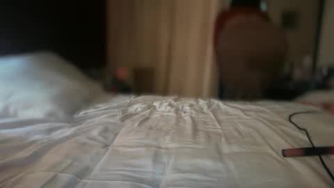 Snapshot of suckmythong410104 chatting on 02-23-26, 05:38 SaraSabeen online show from 02-23-26, 05:38