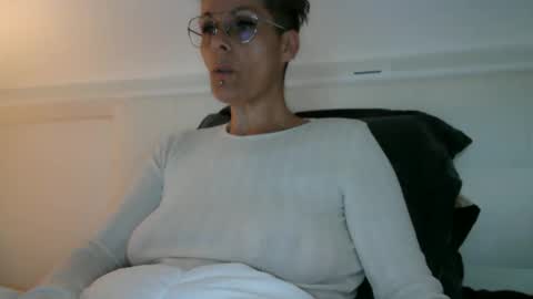 Snapshot of sucrette5629 chatting on 05-13-26, 12:57 sucrette5629 online show from 05-13-26, 12:57