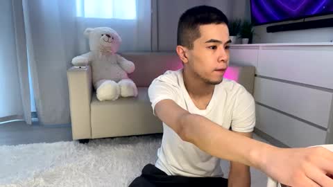 Snapshot of sue_star chatting on 03-03-25, 09:22 Emmy online show from 03-03-25, 09:22