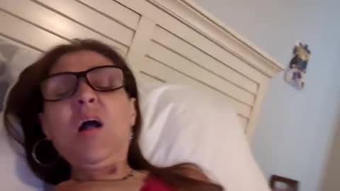 Snapshot of suga2023 chatting on 09-20-25, 09:27 suga2023 online show from 09-20-25, 09:27